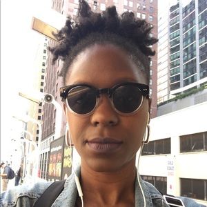 Meet your Posher, Corelle